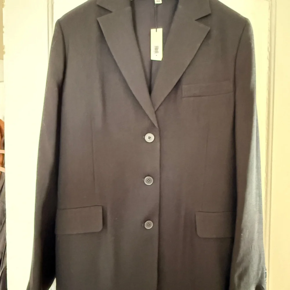 Banana Republic (BR) Boyfriend Drapey Twill Belted Blazer - Medium NWT - Picture 7 of 11